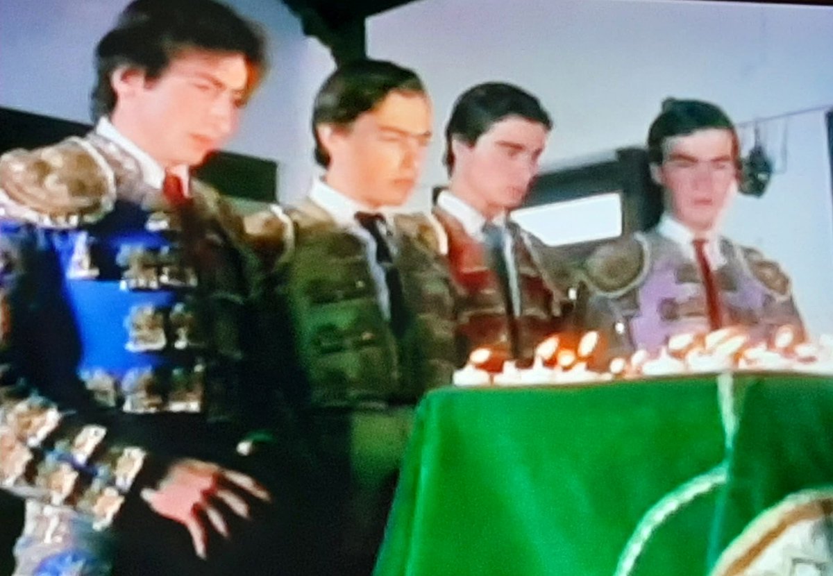 📽️ ‘Tú sólo’ fue la película que ayer cerró el ciclo de cine de la plaza de toros de #Zaragoza en este 2019. Gracias a todos los que nos habéis acompañado durante las proyecciones y especialmente a los maestros de ceremonias: Fernando Gracia, Fernando García y José Manuel Valero.