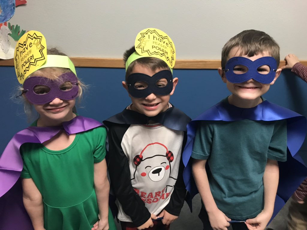 lori_ashcraft's tweet photo. Readers unite! ⭐️ 🦸‍♀️ Kinder proudly showed off their Sight Word Power, Picture Power and Pointer Power during their Super Power Parade this morning! Our @AmyParksElem Mariners are so proud of their hard work! #weareAPHE https://t.co/kXxkC7icvd