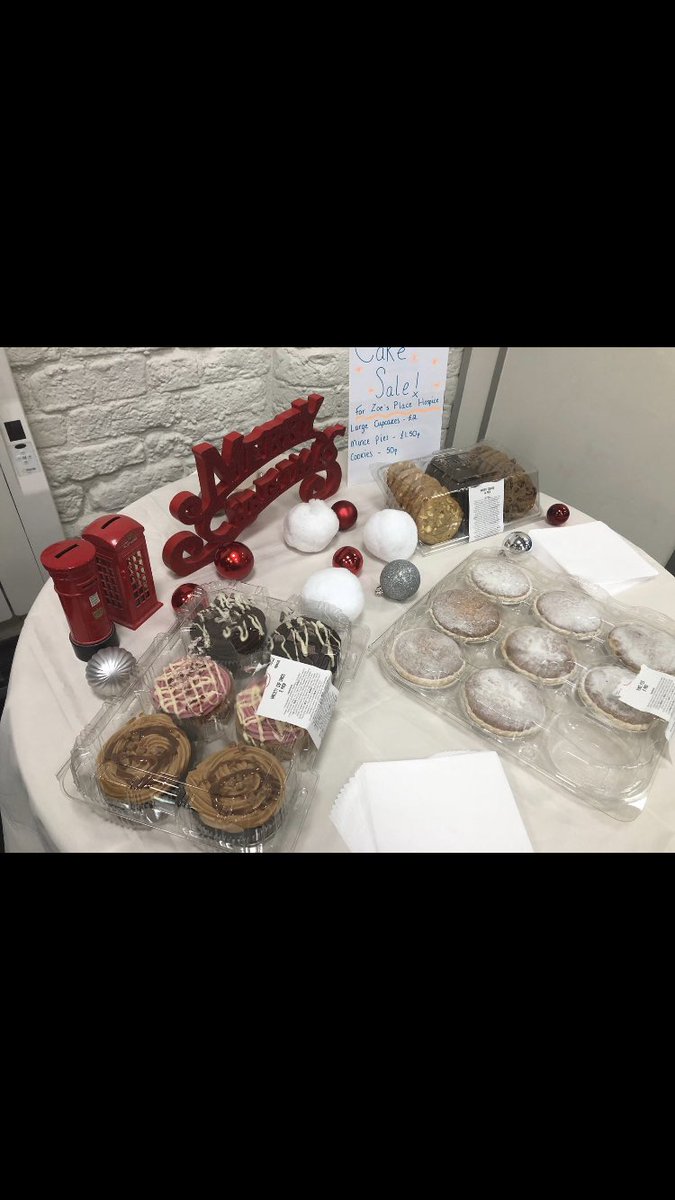 RachelC_ERAC's tweet photo. Massive well done to U35 females leading the way today. Over £100 raised for Zoe’s Place Hospice in Liverpool during our cake sales🙌🏼🍰👏🏼💚 @laura_hinch6 @HailsGriff1 @U3BetterMan https://t.co/zwFU3ihL4v