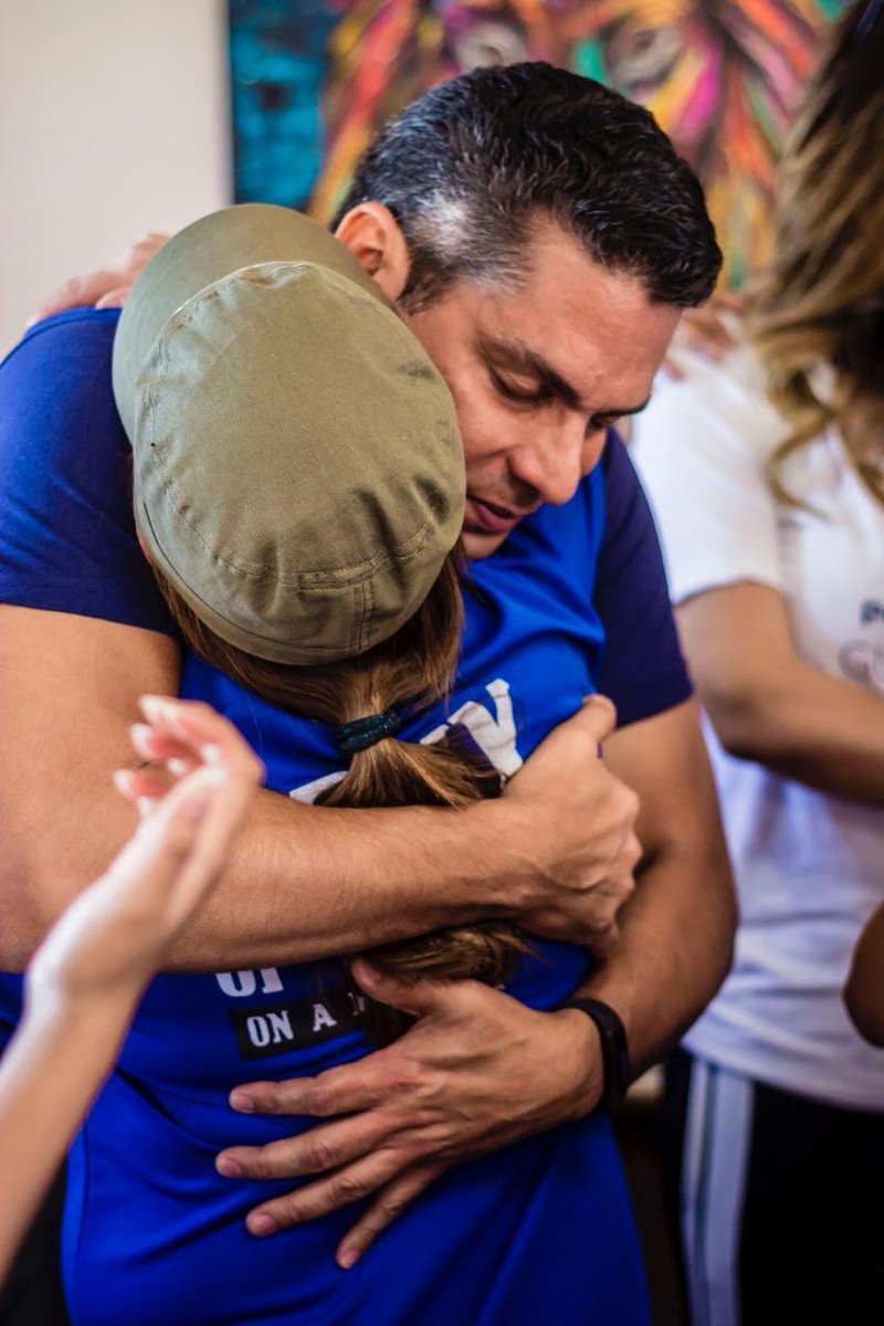 CalaFoundation's tweet photo. Nuestro corazón está colmado de mucha felicidad. Ya estamos en la comunidad indígena #Chivoc; visitando el Centro de Prevención de la Desnutrición Infantil, rodeados de hermosos niños, quienes con su sonrisa nos alegran el día. 💙🥰🥳
@Passion_Guate 
@cala https://t.co/KC10vpDTNr