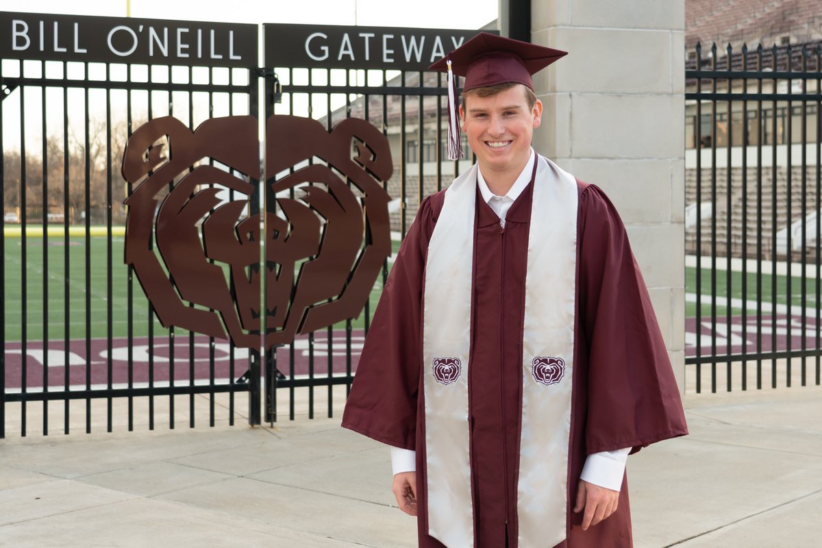 jasonberry1's tweet image. Way to go, Cody! #BearGrad @MissouriState