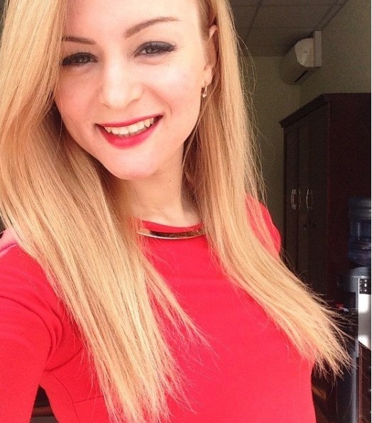 HallKaterina's tweet photo. hello everyone, how's your day going? https://t.co/o4SnaomdL6