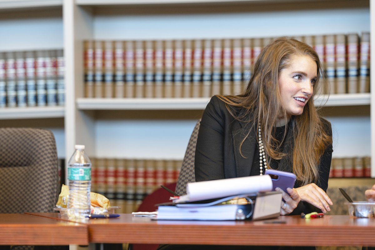 VinsonandElkins's tweet photo. #VEAssociates working on a #SecuritiesLitigation trial at the Delaware #CourtofChancery discuss the afternoon’s examination strategy over lunch. https://t.co/f5oLKxwCGu
