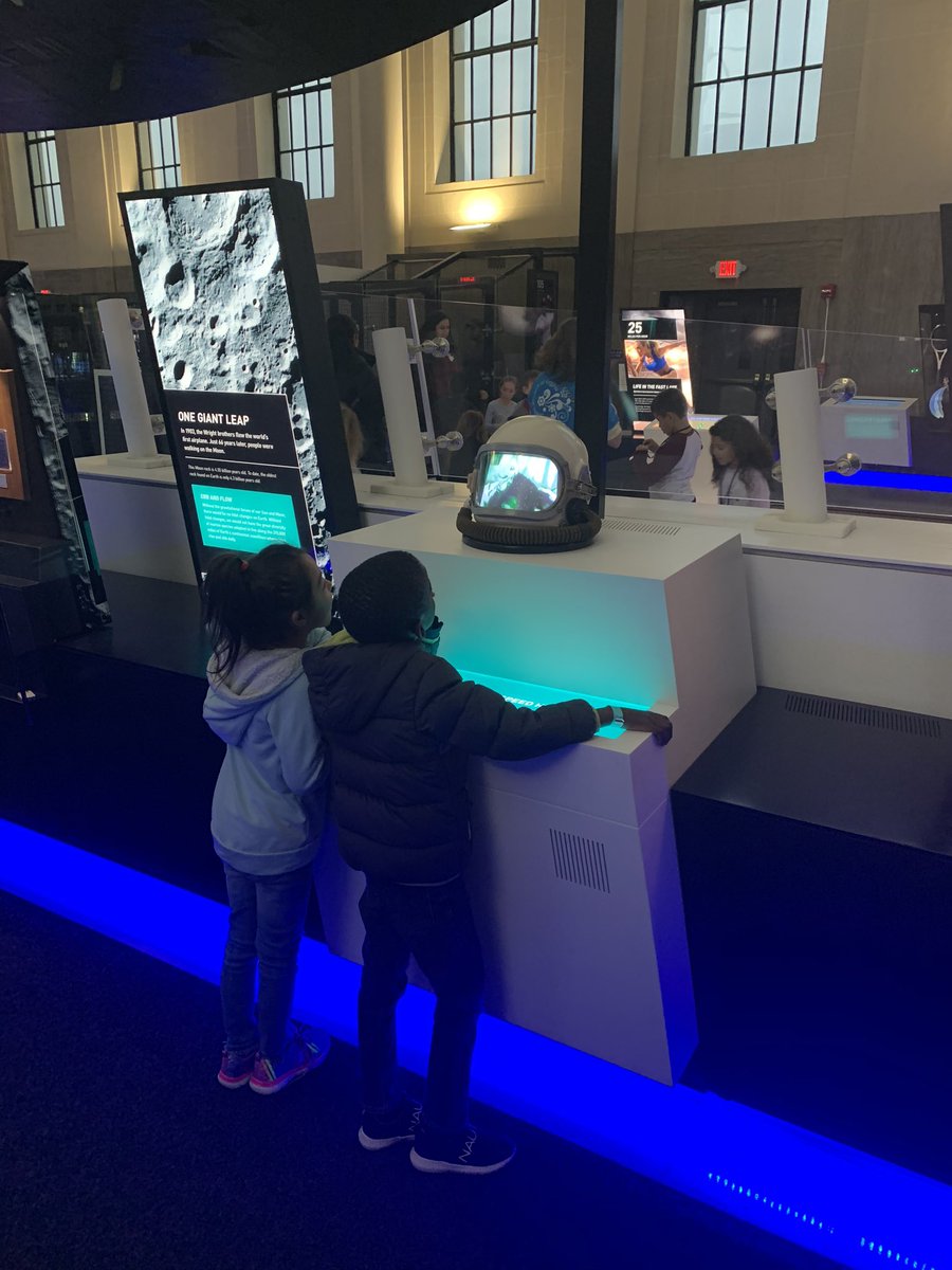 MsRadt_2nd's tweet photo. #msradtsclass had an awesome time on our trip to the Virginia Science Museum! We got to race cheetahs, pet bugs and reptiles and even fly to the moon! @SCESStars #oneccps https://t.co/jOSxHpvmPJ
