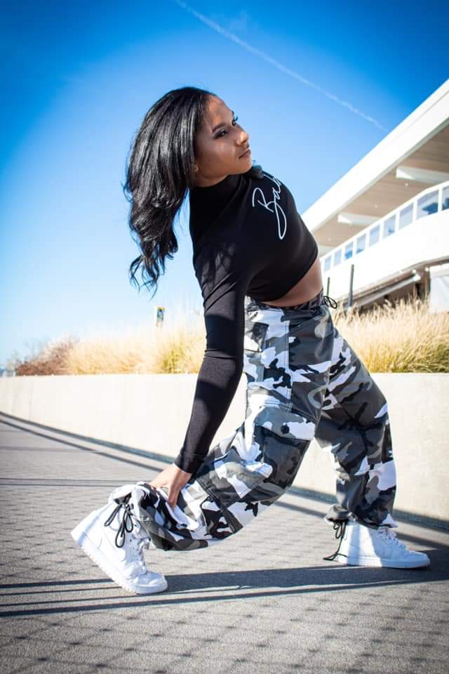 ChilesJordan's tweet photo. No Jordan's were harmed in the making of this photo 😂😂👟 #nocrease https://t.co/hm22H9hH7B