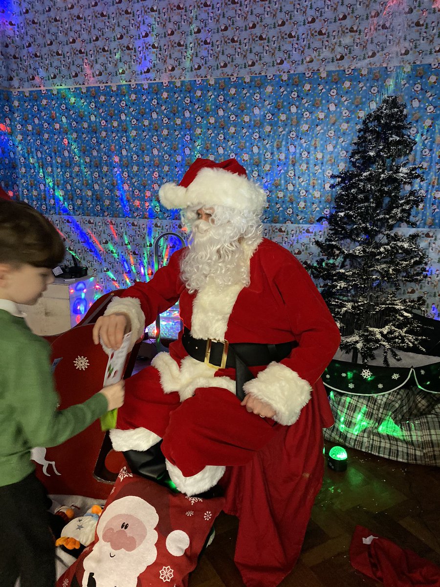 NET_Abbotsweld's tweet photo. Grotto Greetings || Our child winter fete today was brilliant. Thank you to Friends of Abbotsweld your partnership with Mrs Newton was fabulous. A wonderful community we have at Abbotsweld #AbbotsweldSELF #christmas #school @NETacademies https://t.co/030pDAZJfq