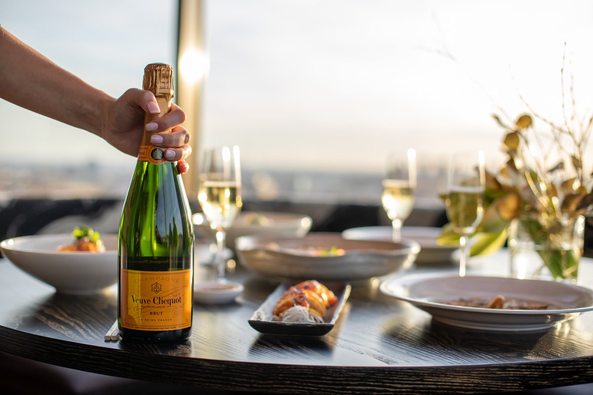 🍣 #SORTEIG 🍣  Regalem un Brunch complet per 2 persones al Nobu Hotel Barcelona, el primer #brunch amb barra lliure de sushi de Barcelona! 😍 Per participar: 
1️⃣ Seguir a <a href="/TimeOutBCN/">Time Out Barcelona</a> 
2️⃣ Fer RT!
*Tanquem sorteig el 20 de desembre. 
timeout.cat/barcelona/ca/r…