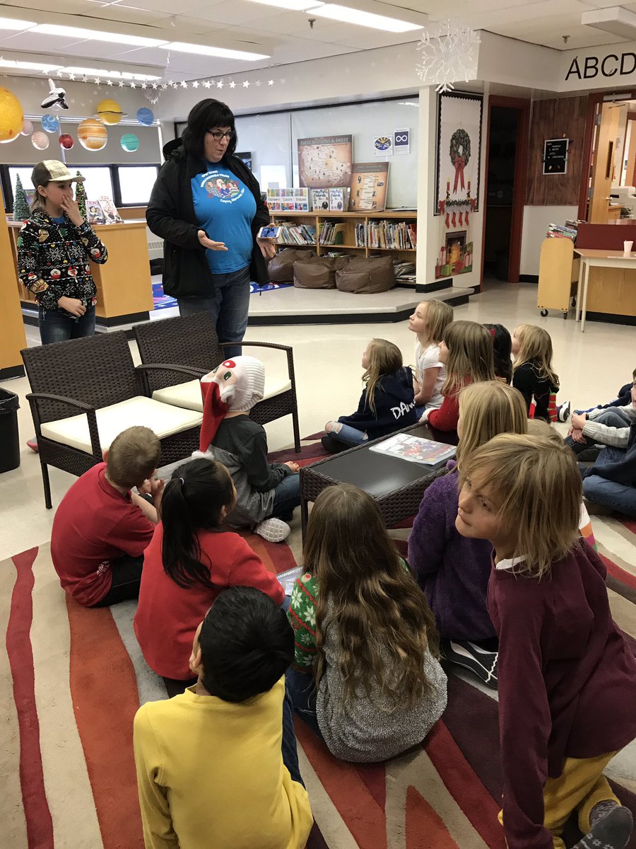 JennLundsten's tweet photo. @youngone2016 Our community project is complete! The toys have been delivered to the Sanford family and are on route to the Ronald MacDonald House. What an amazingly heartfelt project from this group of grade 3 students. @ShaunavonPublic @ChinookSD https://t.co/QUzCCAoJD5
