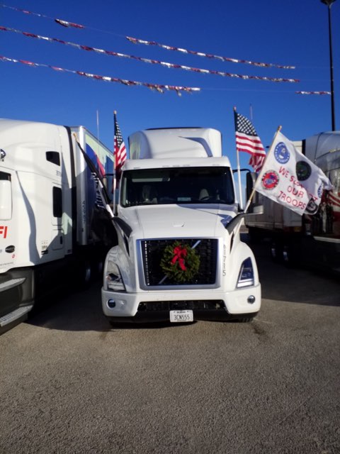 Drive4TLD's tweet photo. It's that time again! ๐
๐
Wreaths Across America 2019
TLD Pro Drivers Jeff Partlow & James Escajeda spreading Holiday Joy from Maine to Texas ๐
@WreathsAcross #WreathsAcrossAmerica #TLDLogistics #trucking https://t.co/N6LjIL6Kh2