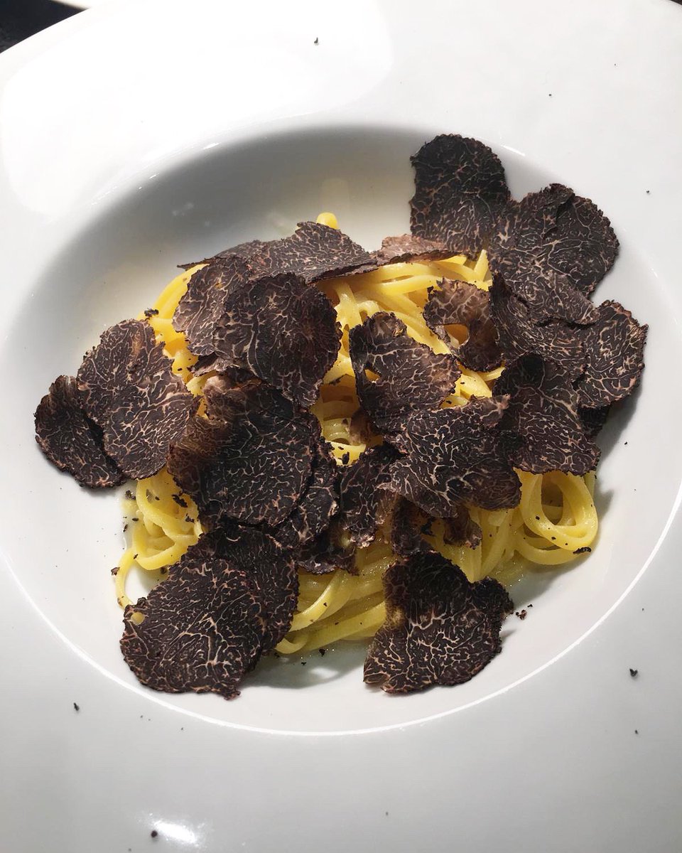 VilladiGeggiano's tweet photo. TARTUFO NERO INVERNALEπ
#villadigeggiano #tartufo #chiswick #truffle #wintertruffle #westlondon #lovelondon #topchef #xmas2019 https://t.co/8HT5jSlXeD