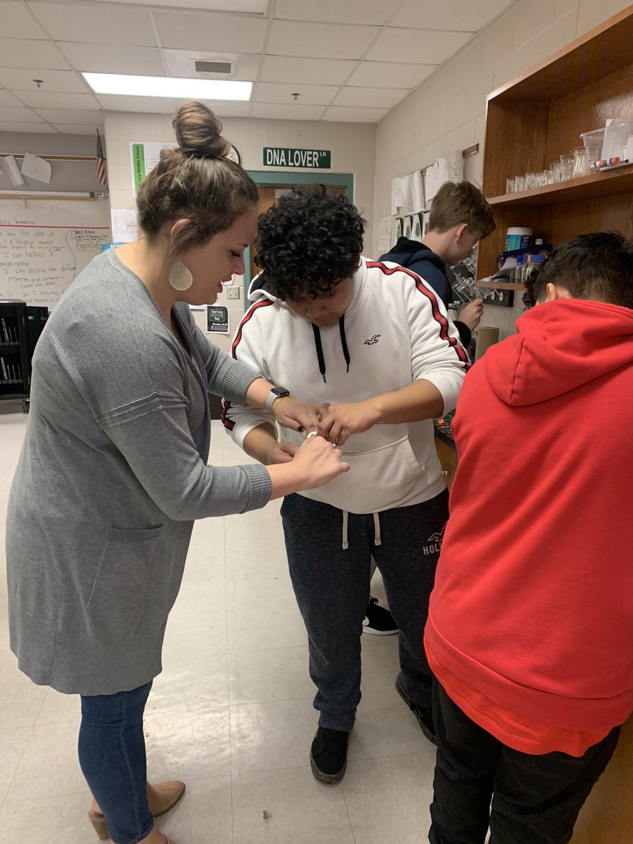kcoxscience's tweet photo. @noecker_a and I had so much fun teaching our STEAM group about mental health and making stress balls. #GameOnImps https://t.co/OTeRx9MGUX