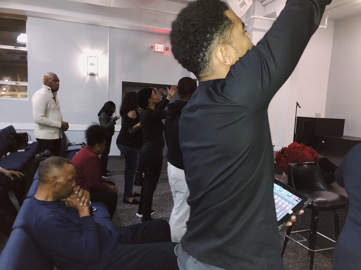 truthcenter's tweet photo. Truth Center is a praying church. Last week’s Friday night prayer was phenomenal! We were blessed by the presence of the Holy Spirit. There is power in prayer. #fbf #prayer #nychurch #portwashingtonchurch #truthcenter https://t.co/adQ5DoZcJ2