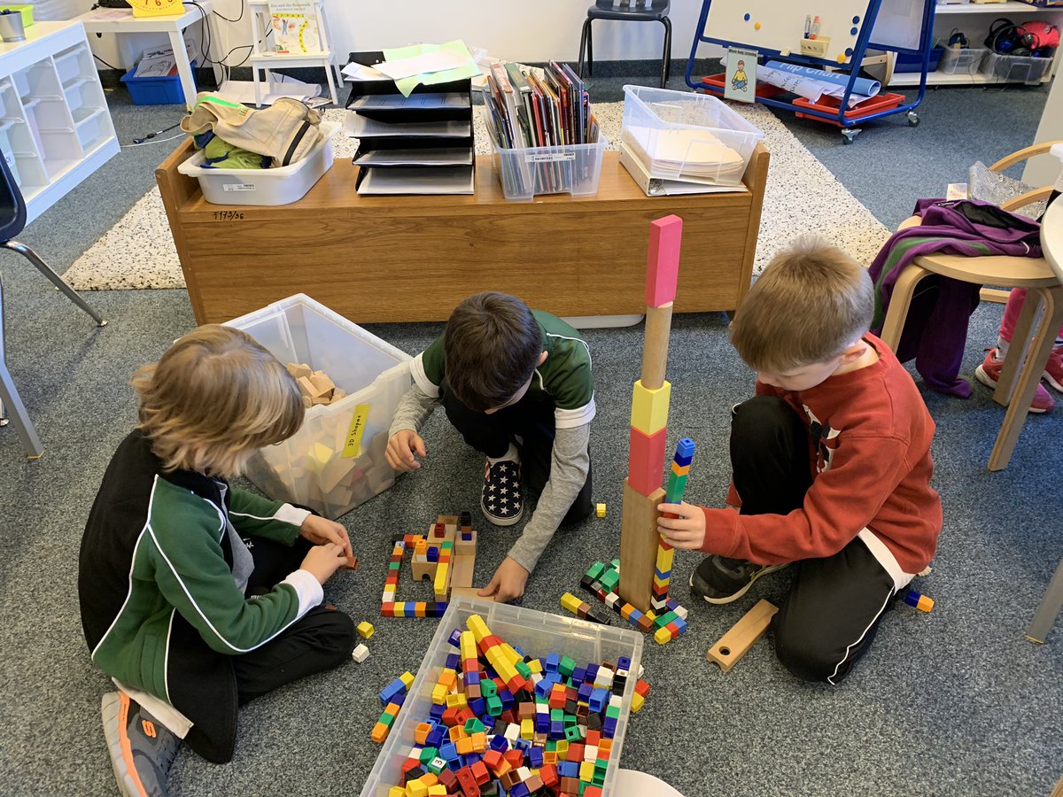 Sarah_Metz1's tweet image. Such a fun week @AISBucharest exploring measurement in a hands on playful way #MakeMathsFun #GradeOnePlayfulness