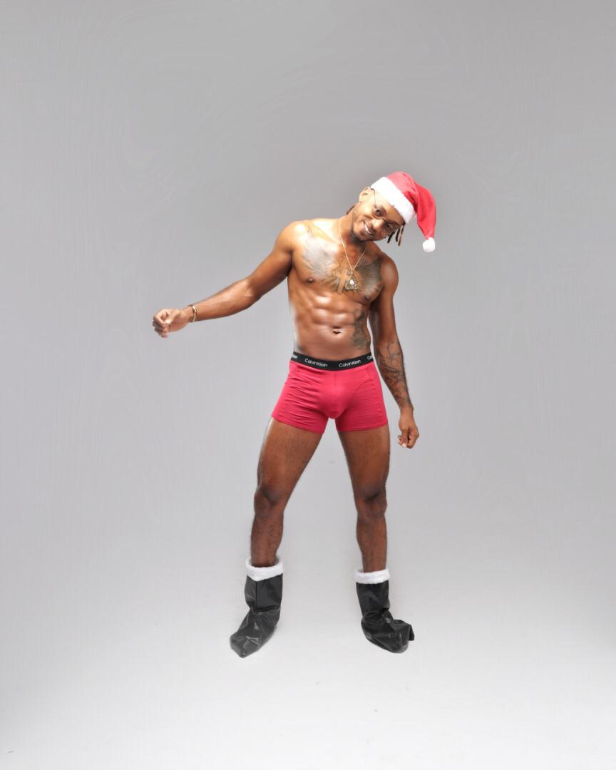 AkinbodeJoy's tweet photo. #SuperstarAce calls himself an handsome and Sexy Santa, can you fall for it?
His @SuperstarAce really Sexy and Handsome? https://t.co/TMmxUGw4D5