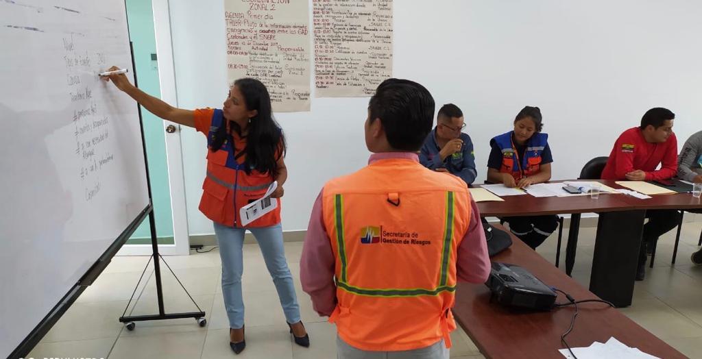 Riesgos_Ec's tweet photo. #Napo | Continuamos con el desarrollo del taller en su segundo día sobre “Flujo de información durante emergencias y desastres”, donde socializamos también el uso de herramientas tecnológicas #EcuadorPrevenido | @GoberNapo https://t.co/BwX0FG0ttV