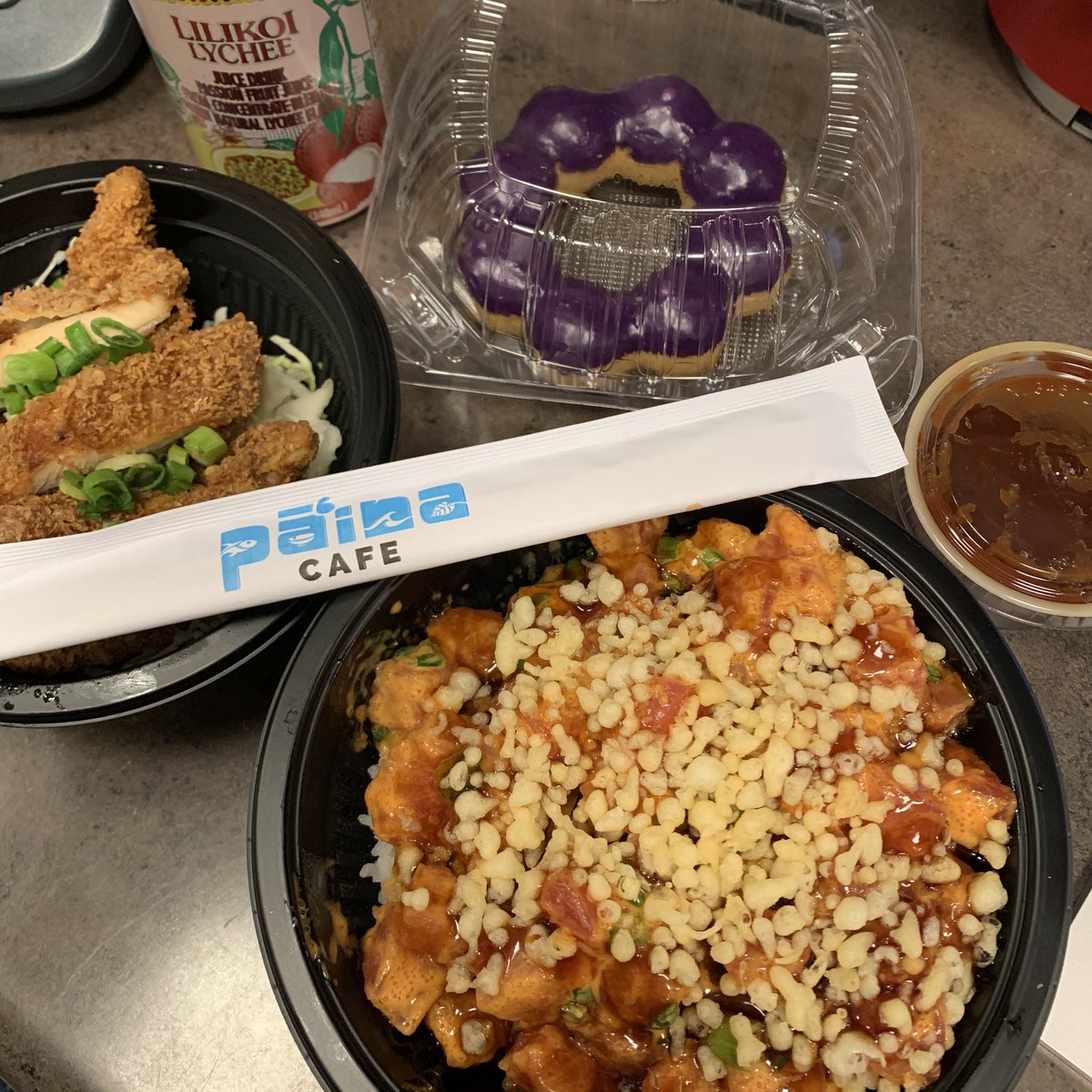 beeRadCab's tweet photo. Thought I was just making a sale but they end of bringing you a feast! Thank you Michelle π₯° #pokebowl #chickenkatsu #ubedonut #hawaiiansun π€π½ https://t.co/pbu7IH6JRK