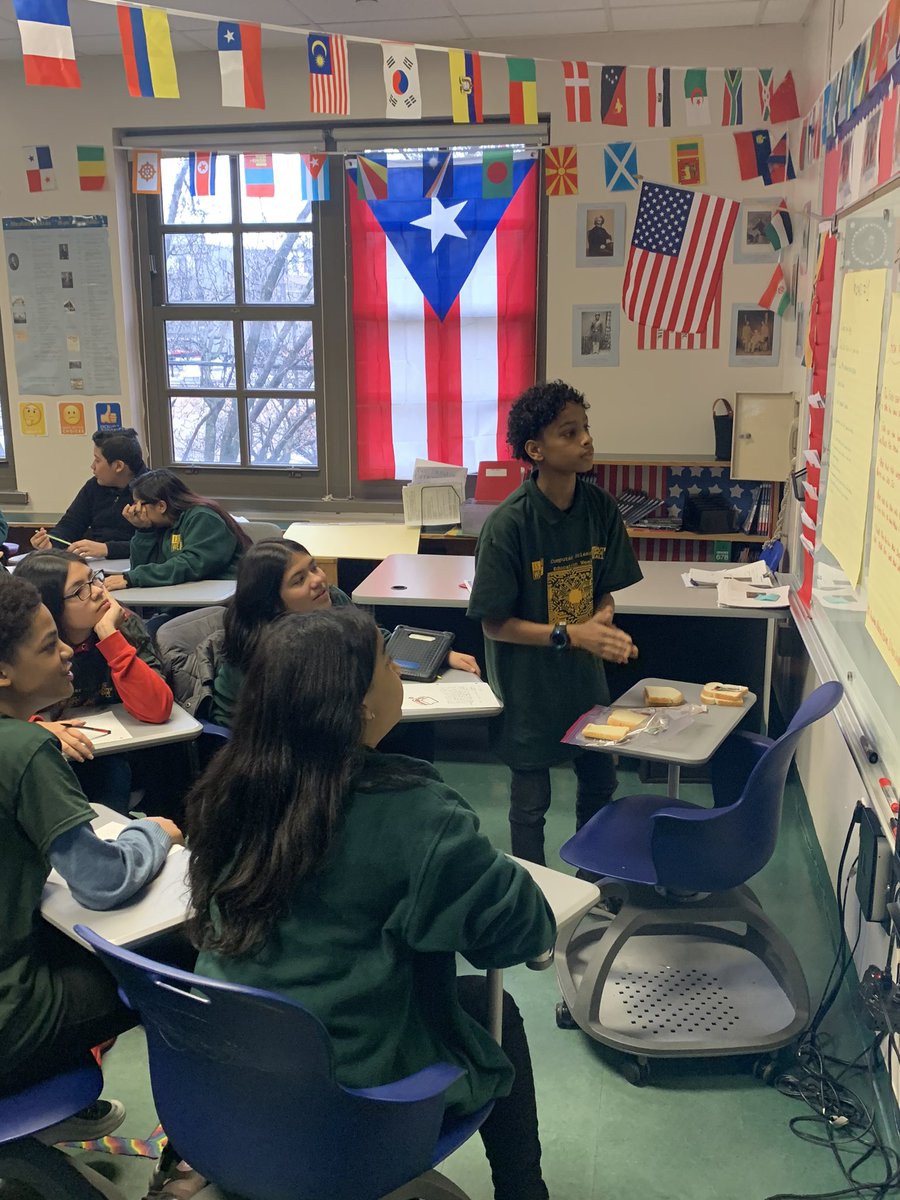 MrGarciaEDU's tweet photo. CSEd Week Event at IS 254 #cs4all #codebronx #weteachwelearnwelove https://t.co/VIdnKOzp8w