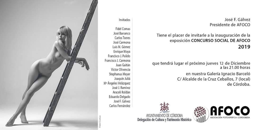 En <a href="/AFOCO_CORDOBA/">AFOCO</a> presentan una exposición de un concurso social de fotografía con la presencia de 16 hombres (90%) y 2 mujeres (10%) e ilustra el cartel cosificando a una mujer como reclamo sin proporcionar contexto alguno que relacione el objeto del concurso con la imagen