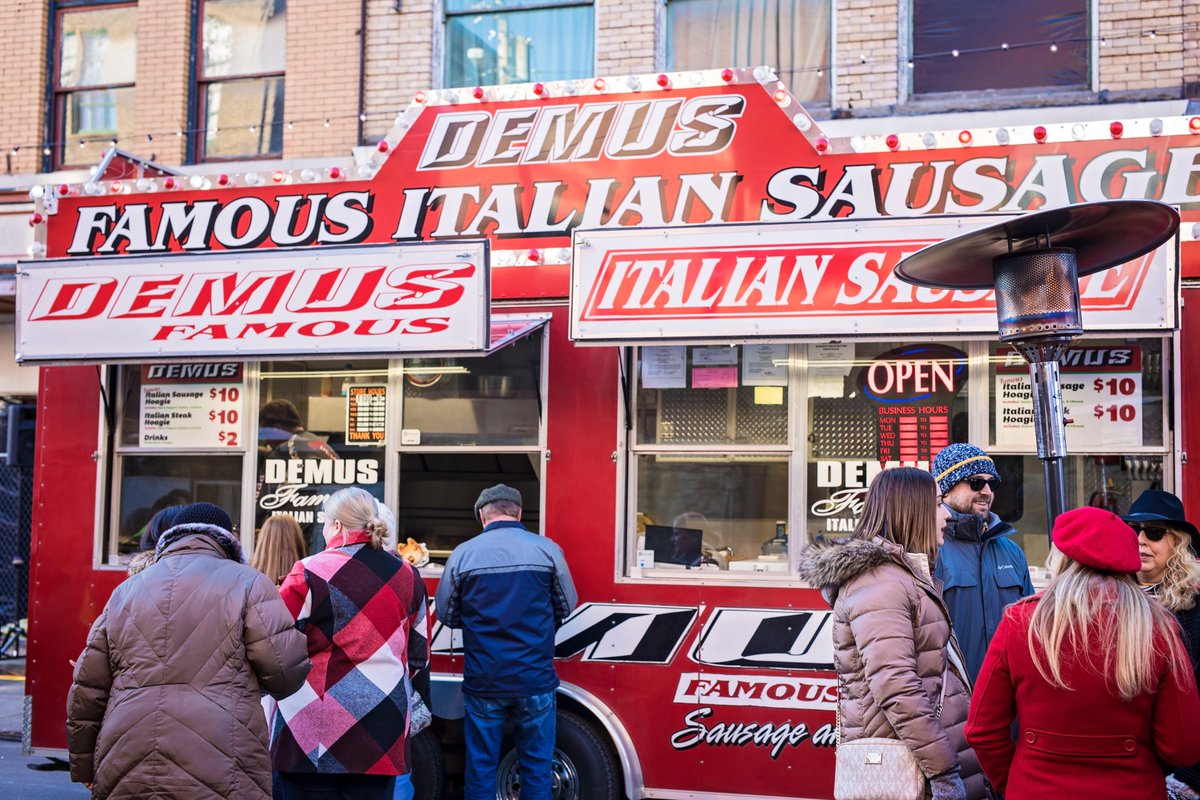 MarionCVB's tweet photo. No Feast of the Seven Fishes Festival is complete without a Demus Italian Sausage Sandwich. 🌭 #7Fishes19 #mymarionwv 
📍 Fairmont, WV https://t.co/JCutKwklUj