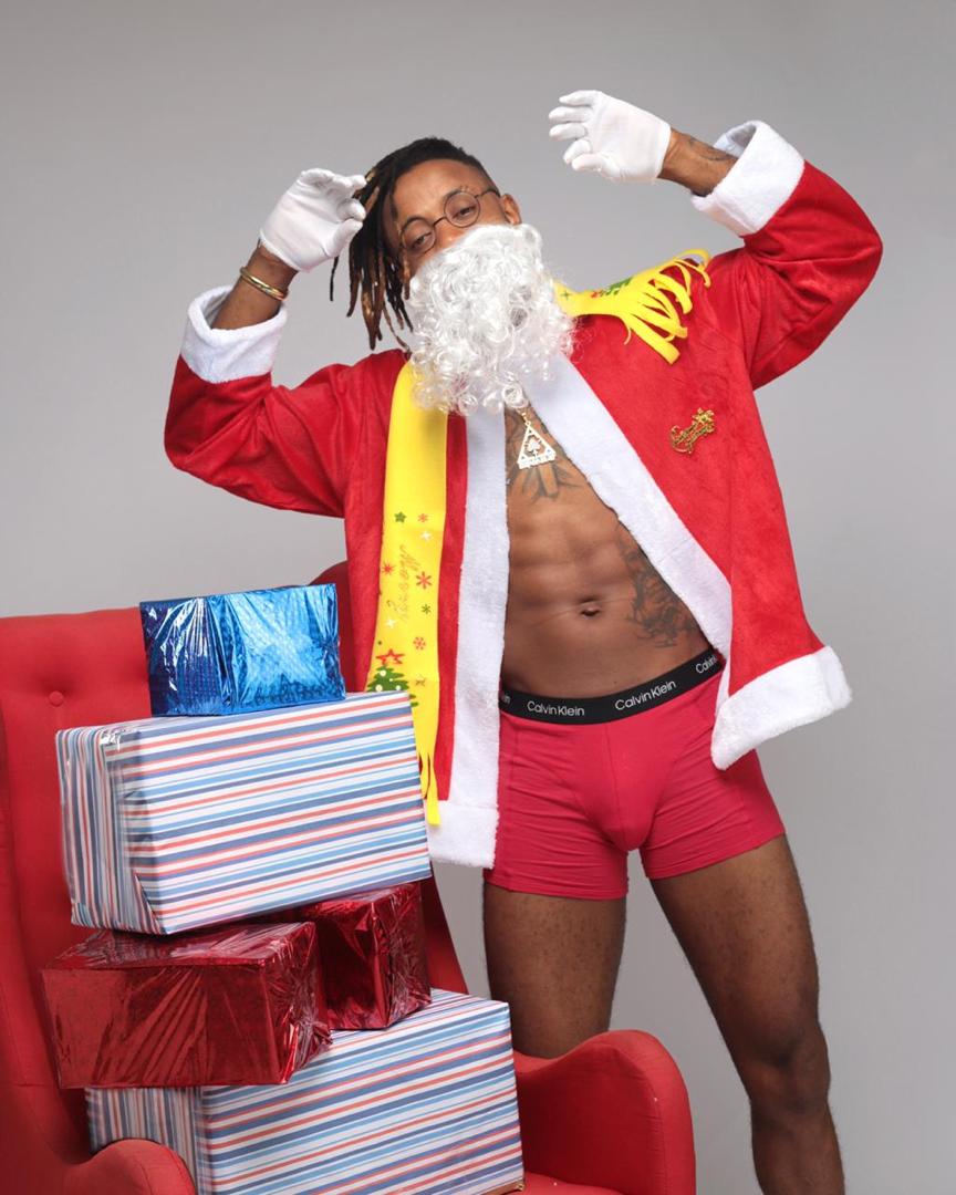 okiTwits's tweet photo. In the celebration of the season @SuperstarAce now give himself a title name sexy Santa.
Ladies, getr easy and ready for some hot sturvs ππ #SuperstarAce https://t.co/rnYGUR5DhD