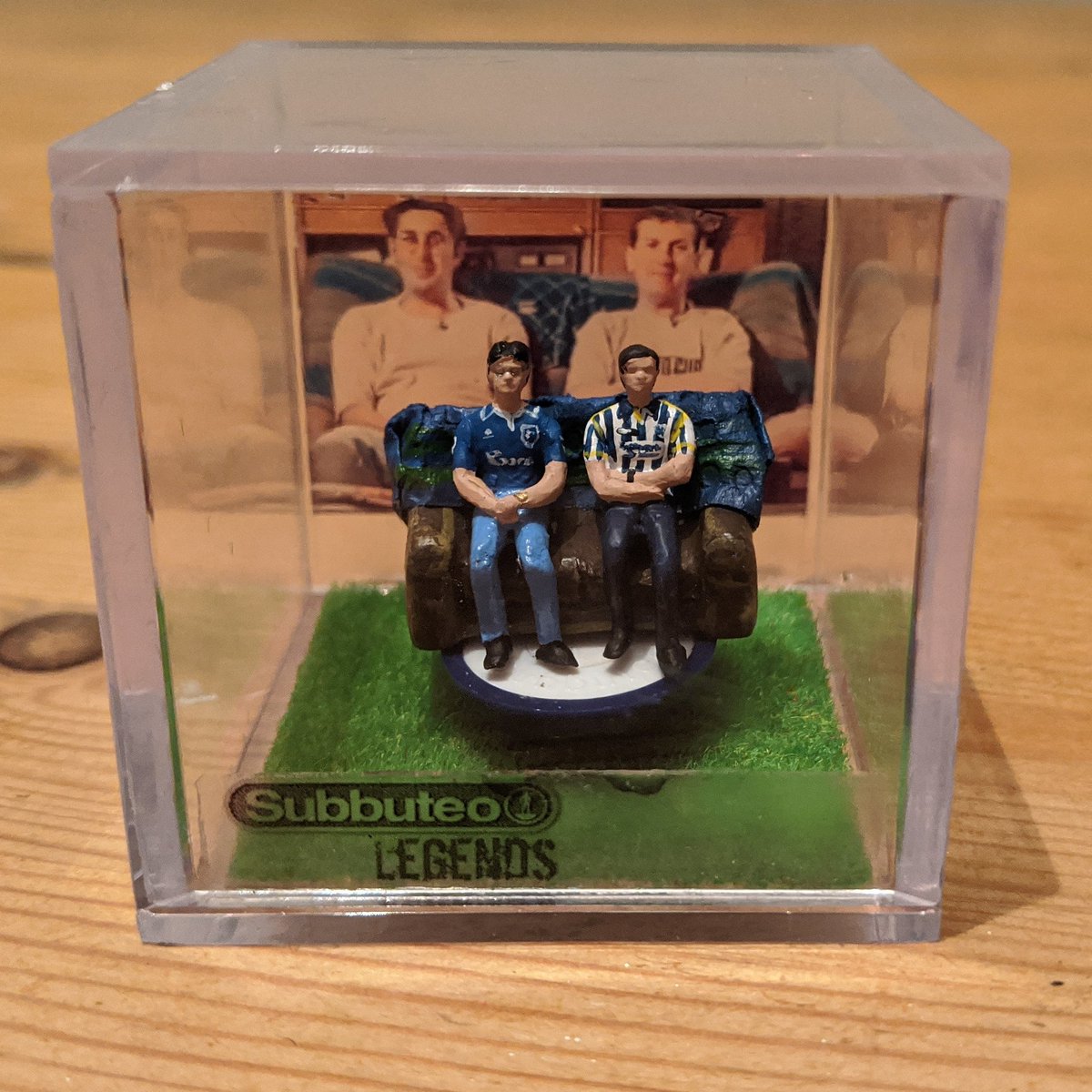 The best TV programme 'Fantasy Football League' is back well sort of, handmade etc. in Subbuteo format Decent photos and video to follow soon
#Subbuteolegends #Subbuteo #fantasyfootballleague #davidbaddiel #frankskinner #cfc #chelseafc #WBA #westbrom #baggies #westbromwichalbion