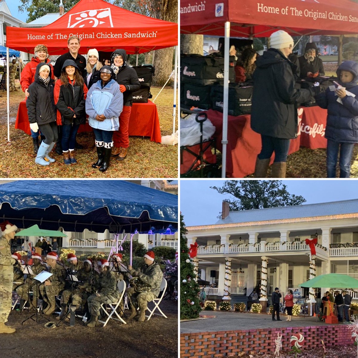 CFABradleyPark's tweet photo. On Dec. 12th, Columbus GA/Phenix City AL Chick-fil-As treated soldiers &amp; their families to a Chick-fil-A sandwich at the annual Ft. Benning “Santa at Riverside” event. We gave out mini cows &amp; “Be Our Guest” cards. We we had a great time, even in the rain! ♥️🐄♥️
#legacyofgiving https://t.co/HbtiX0YFTV