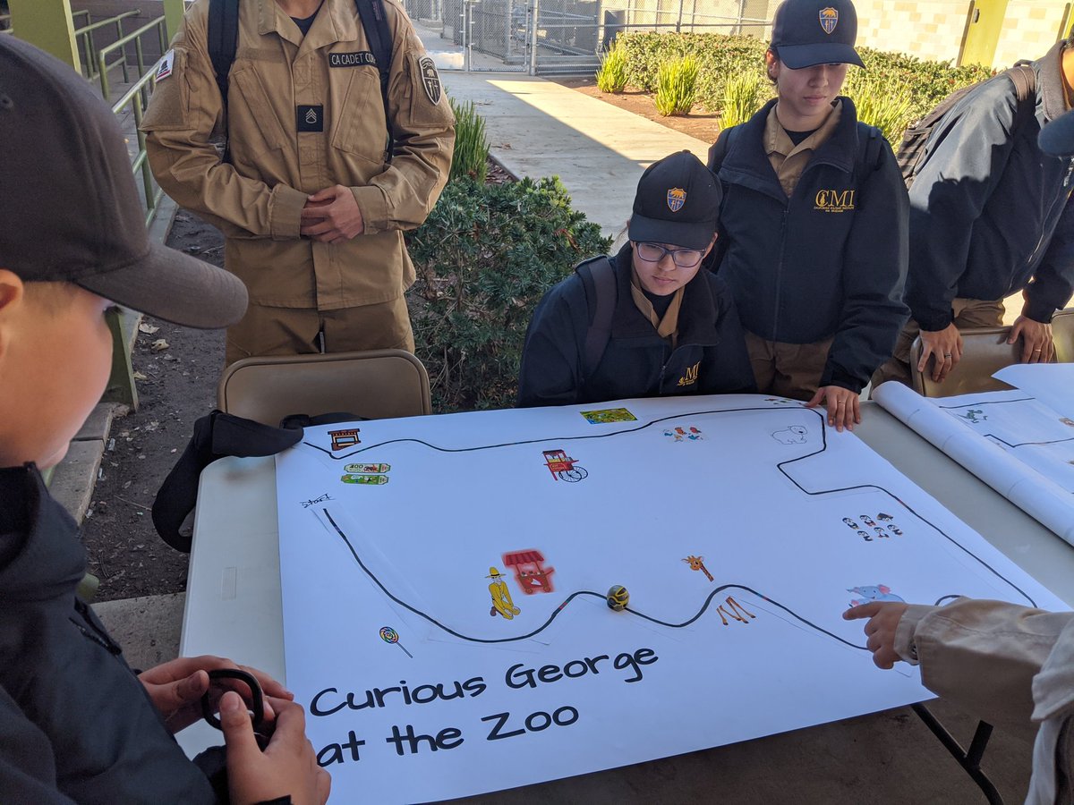 CMIPerris's tweet photo. High School students from Mr. Hoang's AP Computer Science doing a demo of their coding project with Ozobots #puhsdcodes #csforgood #csedweek @puhsd https://t.co/GohW7uUcsj