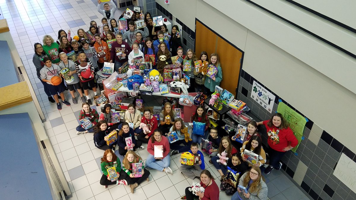 IndianSpringsMS's tweet photo. Thank you to everyone who has donated to our Toy Drive! We collected 41 boxes of toys and $292 in gift cards! #KISDGivesBack https://t.co/j3bZLJNoV9