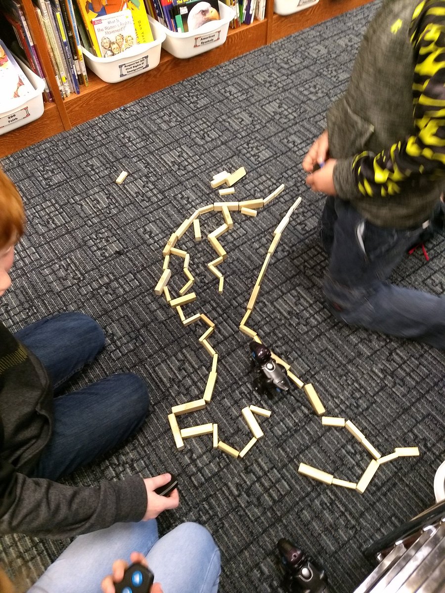doesthefoxread's tweet photo. #HourofCode2019 with @MissYagerMNES - offline and on! We started with the book #HowtoCodeaSandcastle which does a great job explaining coding, then explored binary code with beads, coded our friends through "Hopper", guided our rc dinos thru mazes, and more! #epicmnes #teamlcps https://t.co/NVUQvMvFpF