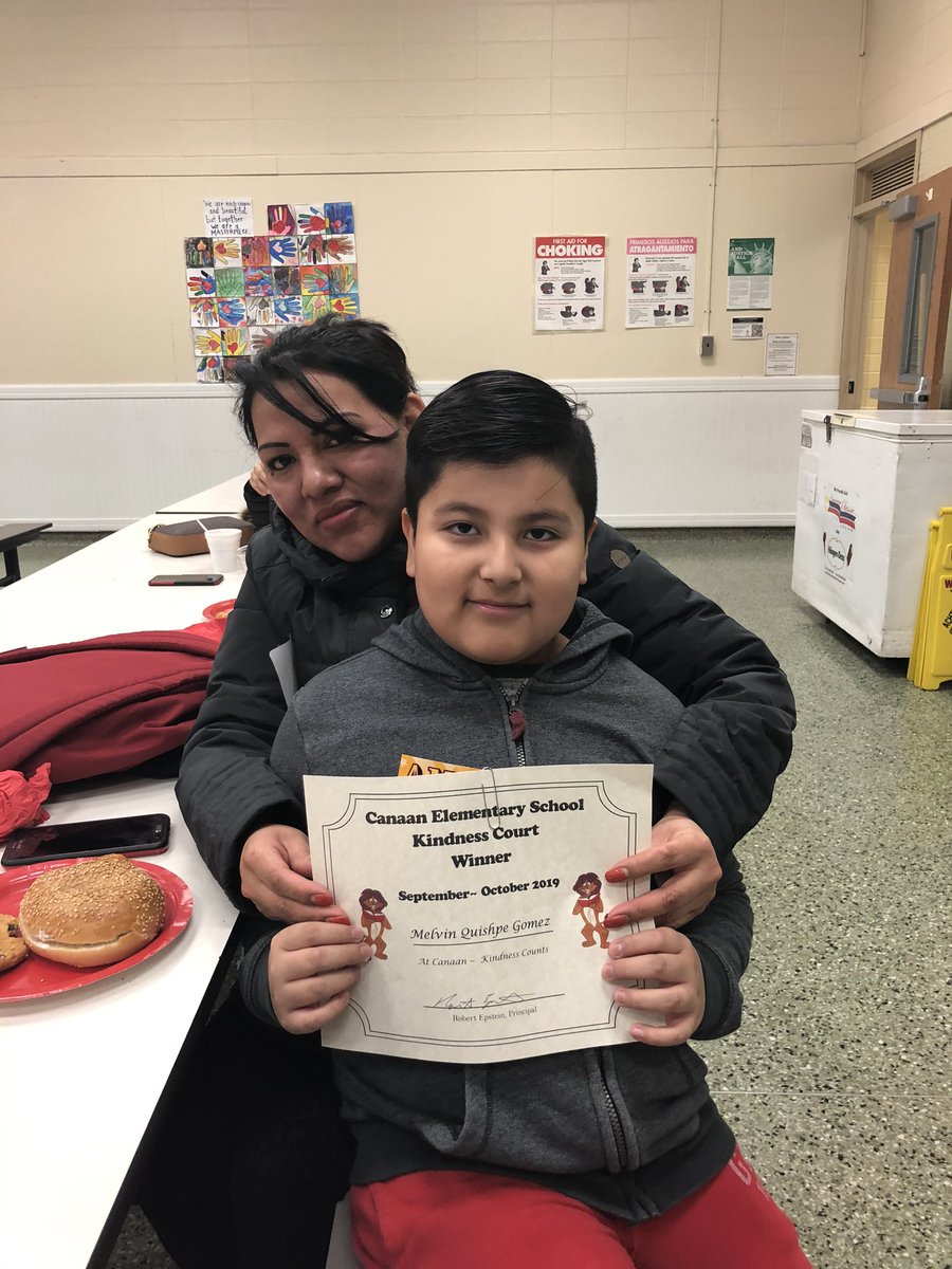 Recipient of the kindness award at the Canaan Kindness Court #canaan #KindnessMatters #kindnessmatters <a href="/CanaanSchool/">Canaan Elementary Sc</a> @PatMedSchools