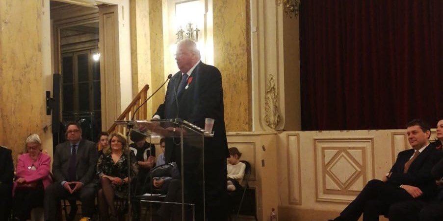 Très belle cérémonie de remise des insignes de chevalier de la légion d’honneur à Daniel Vaillant par Lionel Jospin. Une belle vie politique au service de la gauche, de l’intérêt  général, de #Paris18 et de ses habitants.