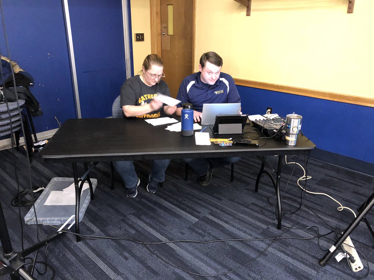 wvustatler's tweet photo. Check out this super fun Engineering 101 Team Trivia Review session. What a fun way to prep for finals! The energy in here is electric! https://t.co/ysknWjMx1x