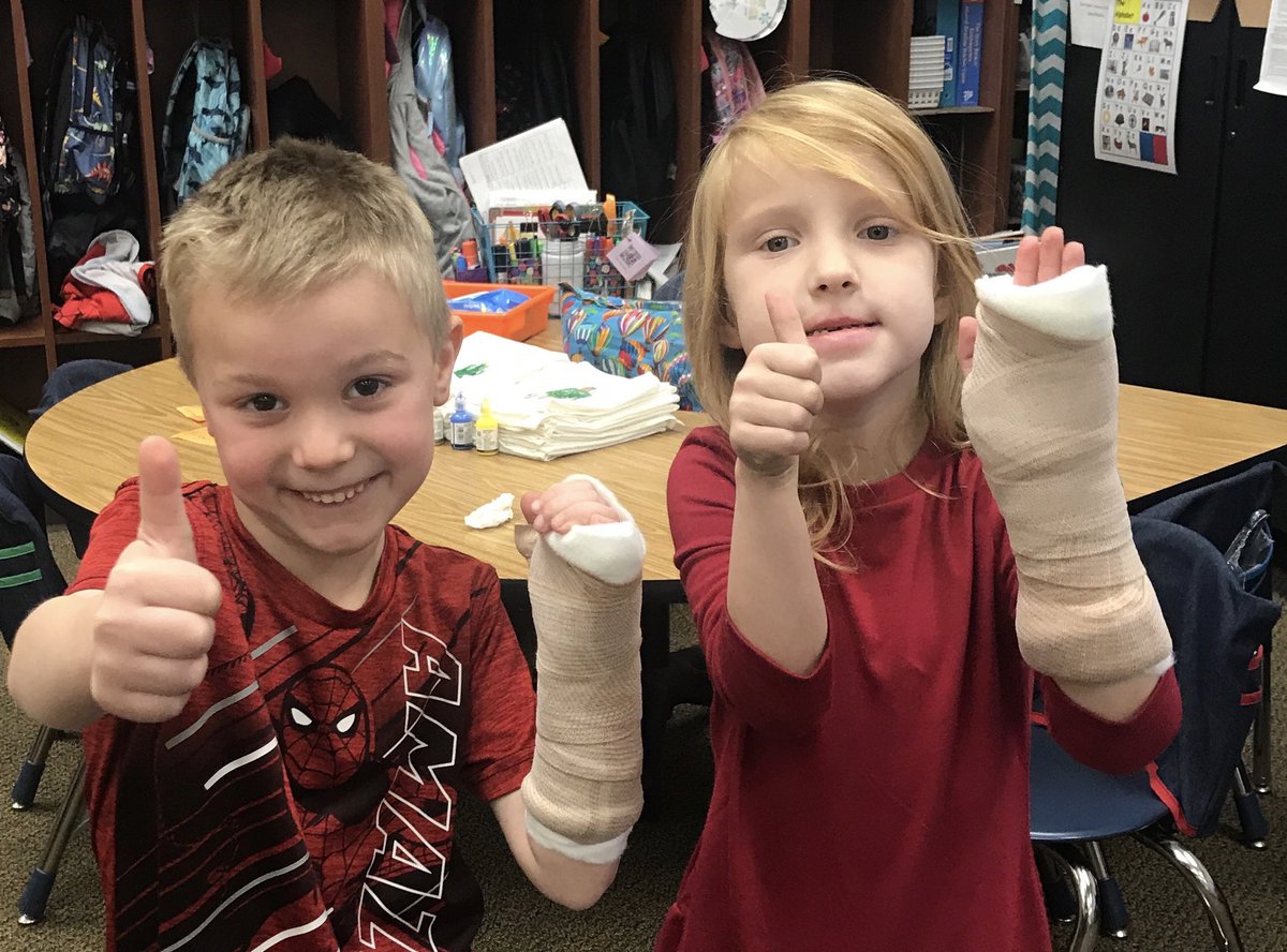 SeqElem's tweet photo. Thanks to Tim Tanner from Saint Mary’s who made splints for our K students. He connected to concepts from our K PLTW module on the human body. https://t.co/QIxtqZphEv