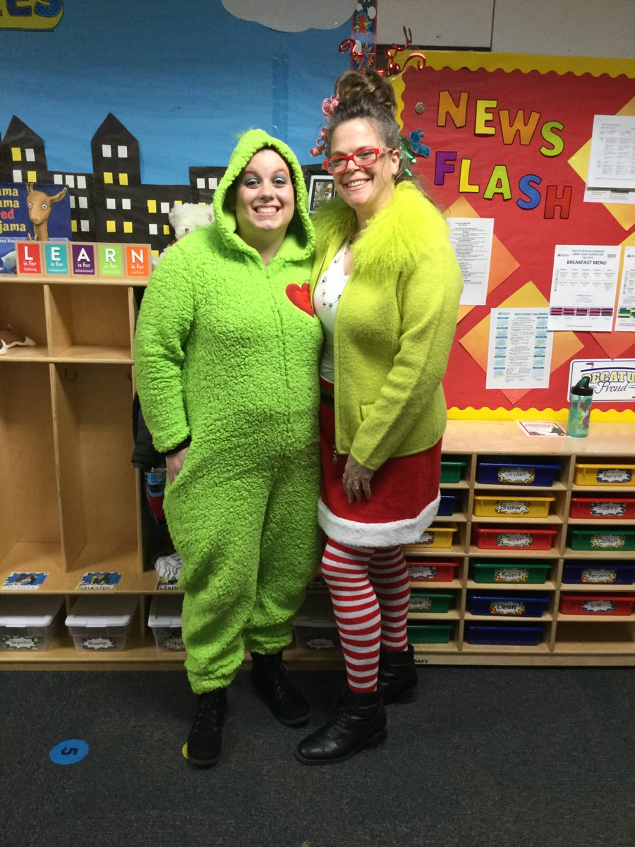 MrsSwensonCIP's tweet photo. Grinch Day! https://t.co/xw6cvaGV6v