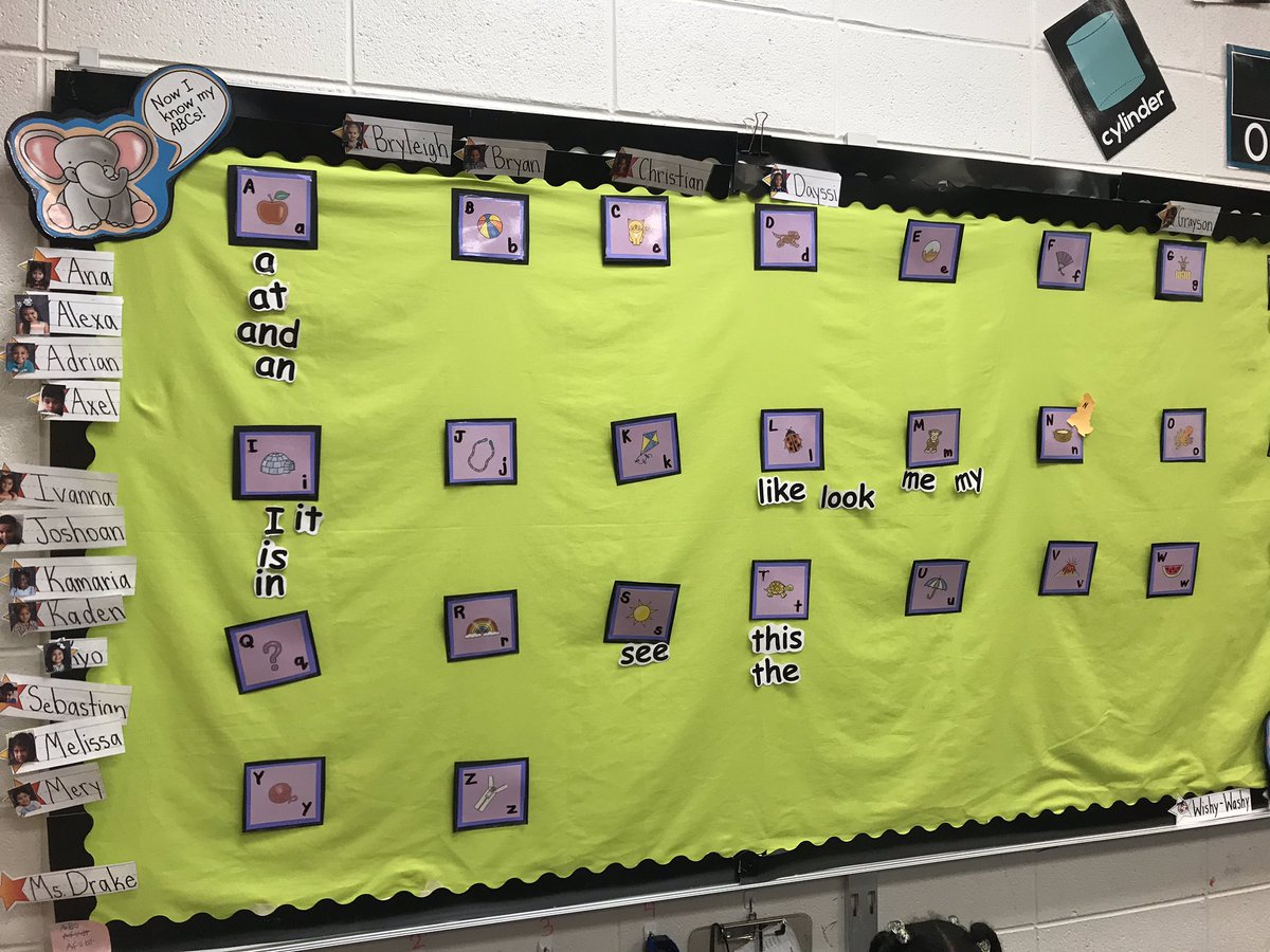 Peacelove1st's tweet photo. Love that Ms. Crosby creates her word wall WITH her students, so they learn to use it as a resource for reading and writing. 💛🏰💙 #wordwalls #toolsforkids #printrichenvironment @AshliCrosby20 @GlyndaleElemen1 https://t.co/uRP6cIxRnB