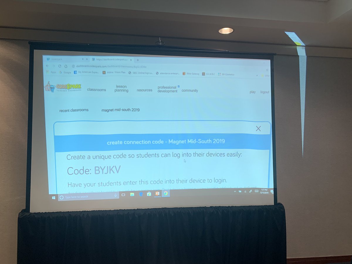 CounselorHicks's tweet photo. #MSMS2019 It’s time to present @aldinemagnet @AldineISD @Anderson_Astros @drsimpson353 @codesparkapp. I will present Codespark Academy with the Foos. I hope they love it! https://t.co/odd0w0agr1