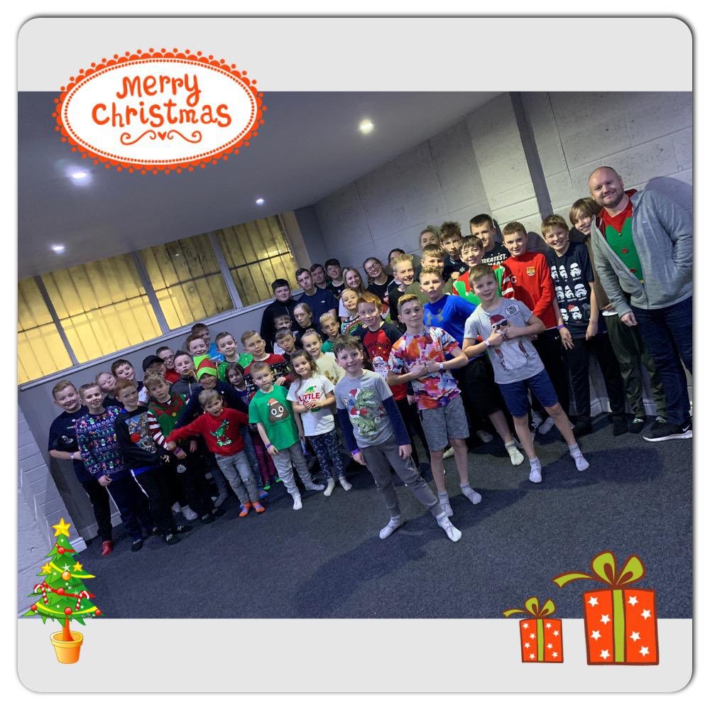 CramlingtonCC's tweet photo. A cracking turn out tonight from our juniors and parents at our Xmas get together at @airboxbounce 
Plenty of great Jumpers on show. 
Wishing you all a very Merry Christmas and looking forward to seeing you in February for indoor nets. 🏏🌲🏏🌲🏏🌲🏏🌲🏏 https://t.co/Hg4eHmTAKp