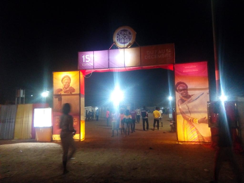 #CDL2019

Le conteur #Burkina-bè KPG, donnera à voir ce soir au #VillageDuFestival sa dernière création artistique

Rdv tout après les films 📼 "Fragile Espoir" et "On A Le Temps Pour Nous"