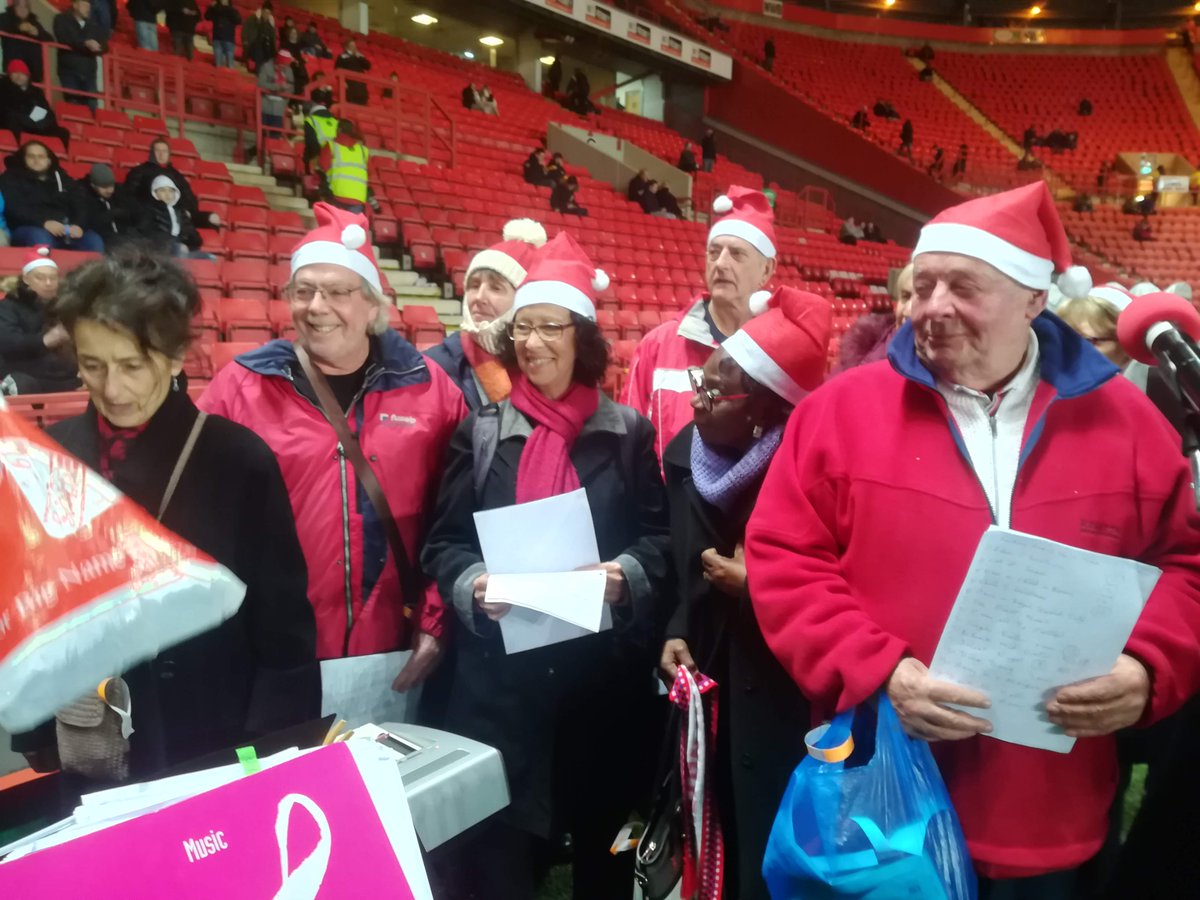 singtogetheruk's tweet photo. And now #onthetouchline @CAFCTrust @CAFCofficial #singingfriends https://t.co/gGRzQ6zKyX