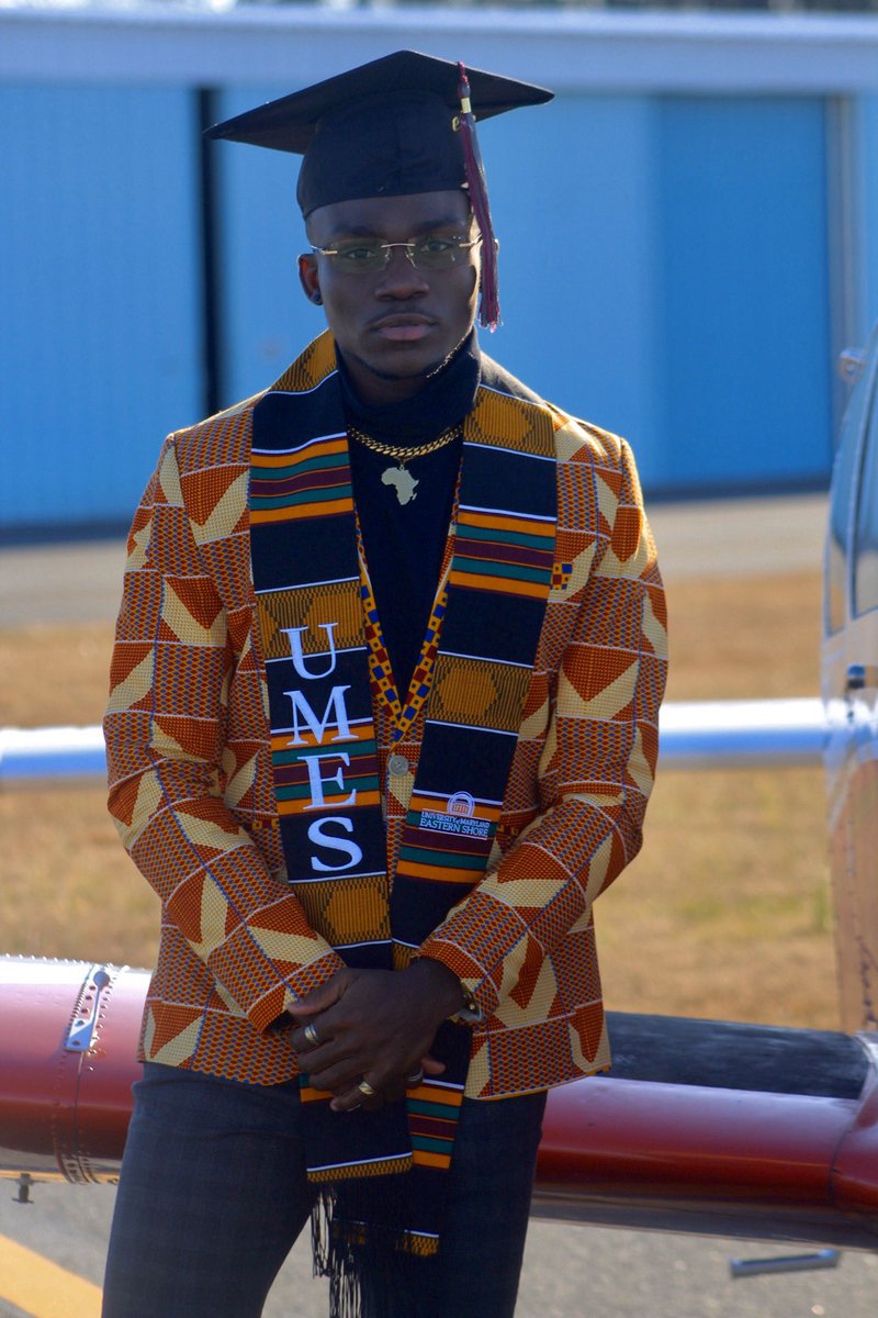 bigteabee's tweet photo. WE came WE saw WE conquered 
First generation college graduate. 
Cheers 🥂 MAMA we made it !🍾
. . .

@kingkandyy 📸
#umes #hbcu #GradSZN
#aviation #Classof2019 https://t.co/yabE3gdOwO