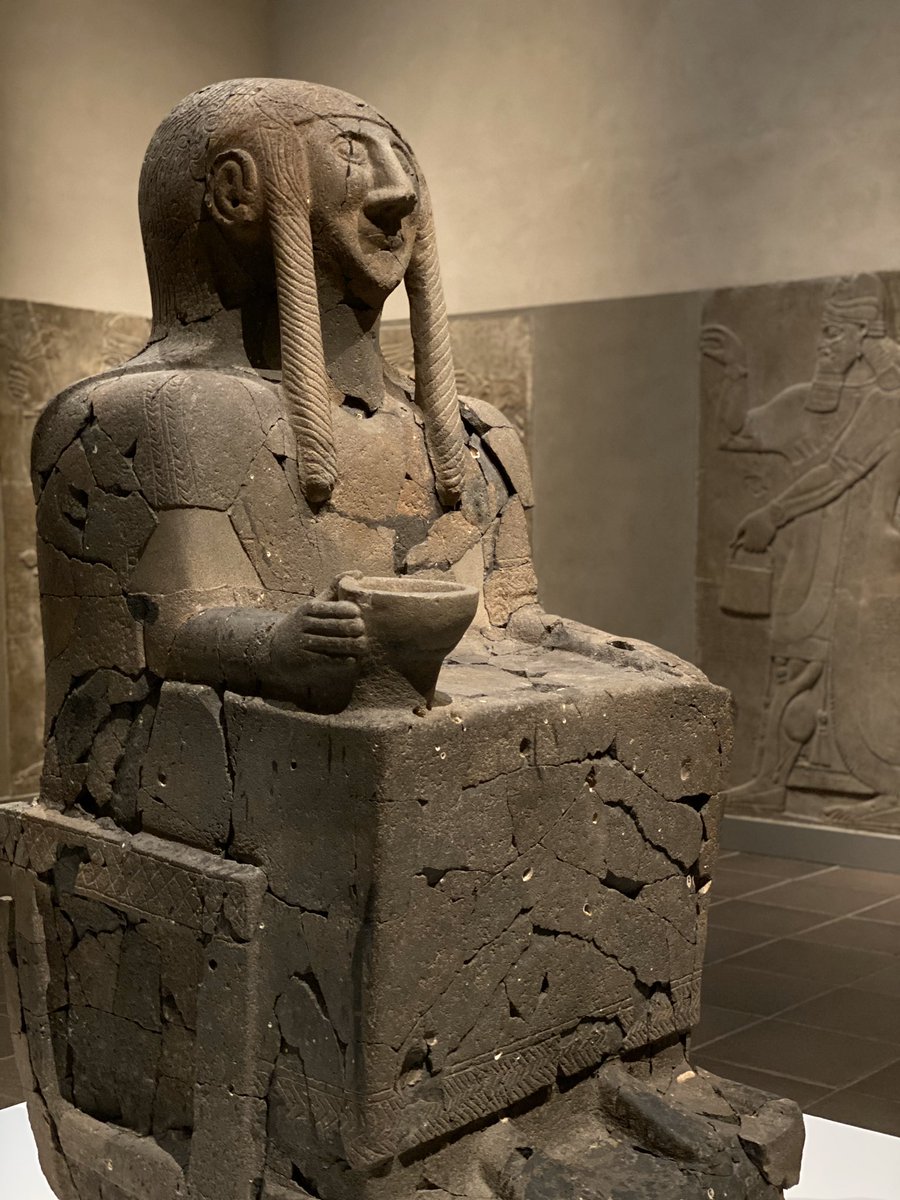 homophonous's tweet photo. Playing with the new portrait features on the iPhone 11 at @metmuseum’s fantastic #AlienProperty exhibition. https://t.co/utqtHnFAWv