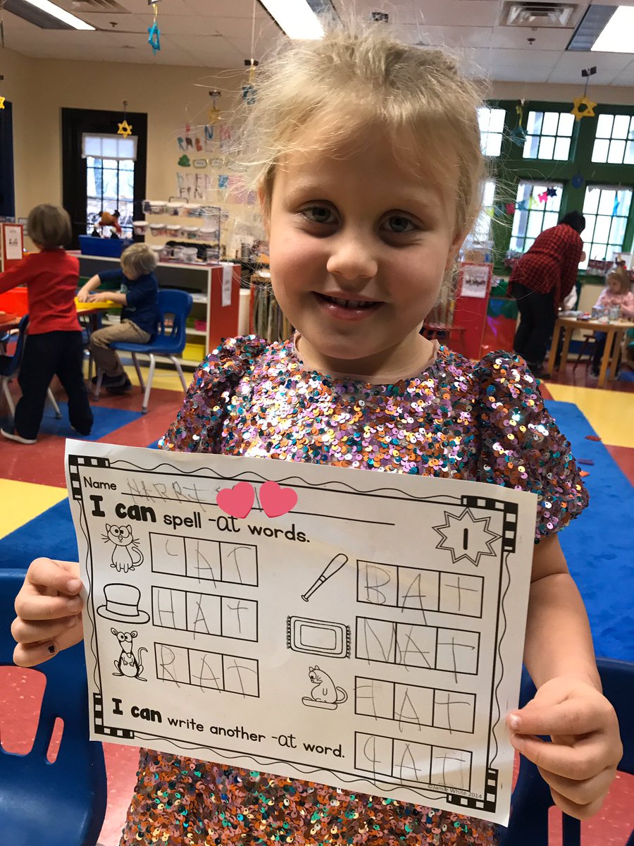 MsAprilsPreK's tweet photo. We can sound out and write rhyming CVC words! #trinitylearns #PreK #academicfoundation https://t.co/CTFRe6evZe