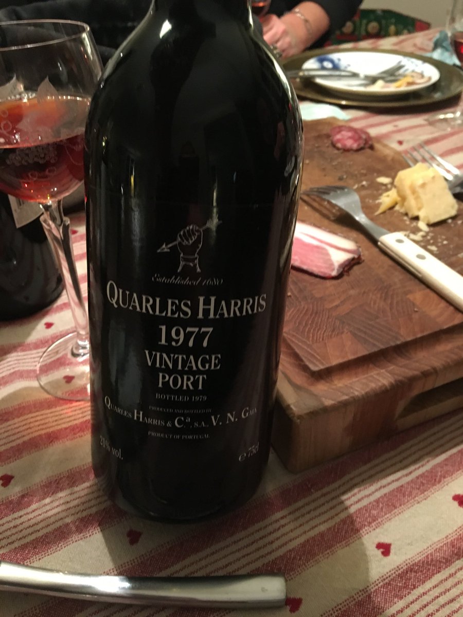 jopedibm's tweet photo. #quarlesharris1977 #portwine #cheese https://t.co/DM8LVweUDo