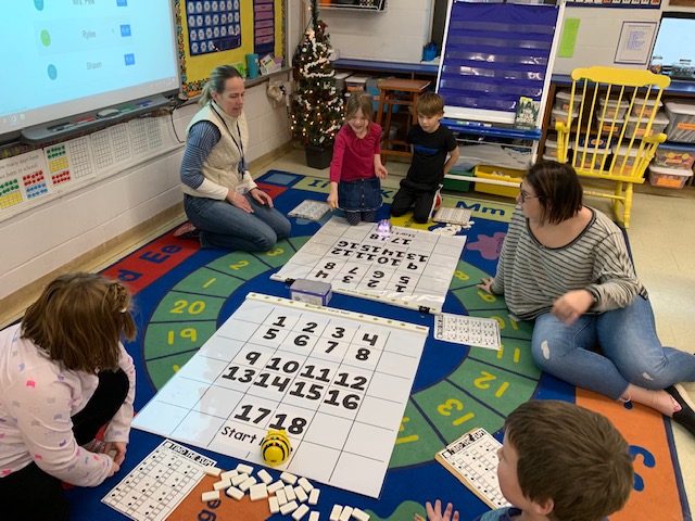 First_Grade_Fun's tweet photo. Engaged and excited students today #rutlandne.  #hourofcode was a success!  #firstgrade #beebot @Ozobot #vted @paigner @EricaWallstrom @principalengels @VTED_Technology @kodable https://t.co/TDiErdUC5h