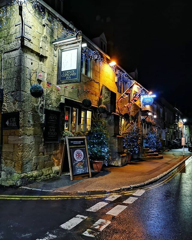 Getting into the festive spirit in #Winchcombe 
Photo by @lovegloucestershire 
#discovercotswolds