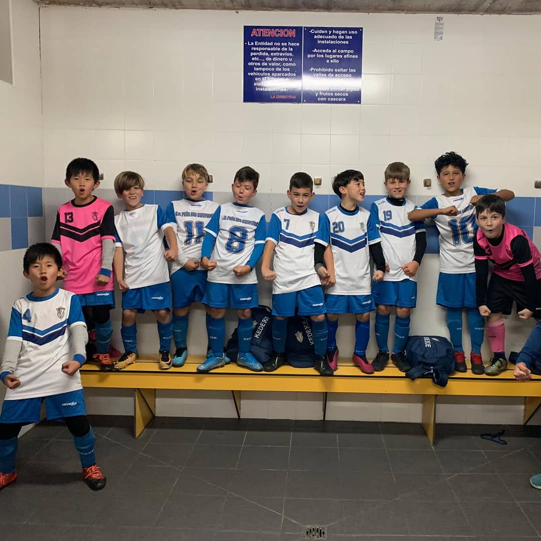 PLCompadres's tweet photo. ⚽ Victoria! #Benjamin3a
.
#CDConejitodeMalaga - 2
#CDCompadres - 3
.
⚽ Bicheng
⚽ Alex
⚽ Saul
Crónica
Partido importantísimo ante un rival directo en el que hacemos el gol de la victoria faltando 1 minuto para el final.
💙💪
#LocuraCompadres
#LocosPorLosCompadres https://t.co/MYZ7eS7a2f