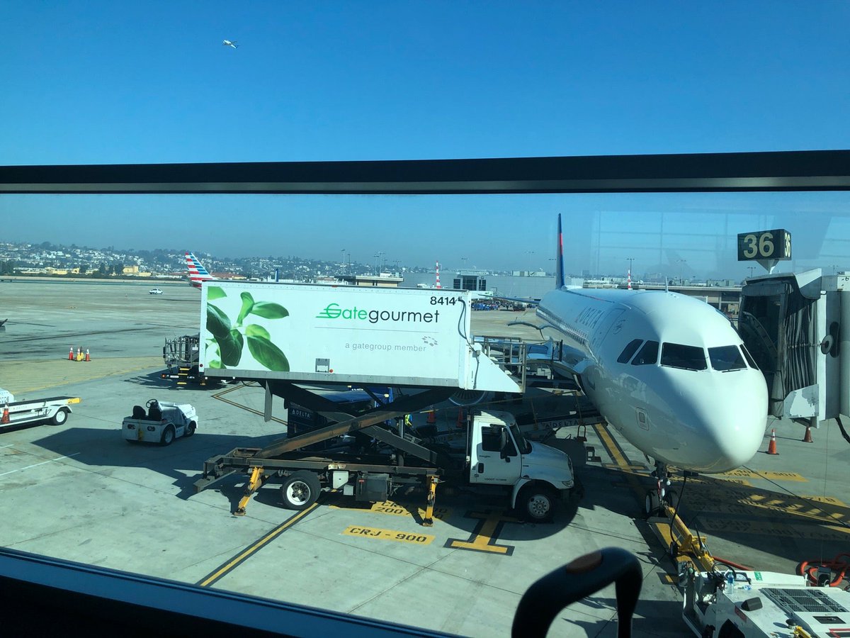 KyraMatkovichHR's tweet photo. Chillin’ before boarding. It’s amazing how people rush the line. Waiting in line one way or the other way rush? #assignedseating (@ Gate 36 in San Diego, CA) https://t.co/Ea4mI3P4UG https://t.co/6QPTFKARjC