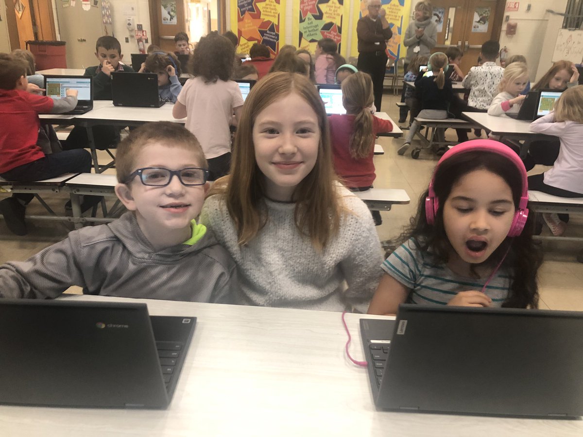 Lori Jakimiak tweet media