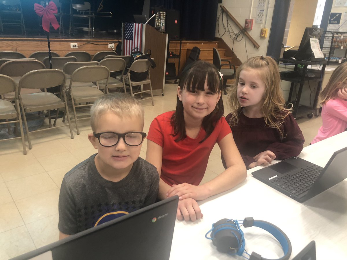 Lori Jakimiak tweet media