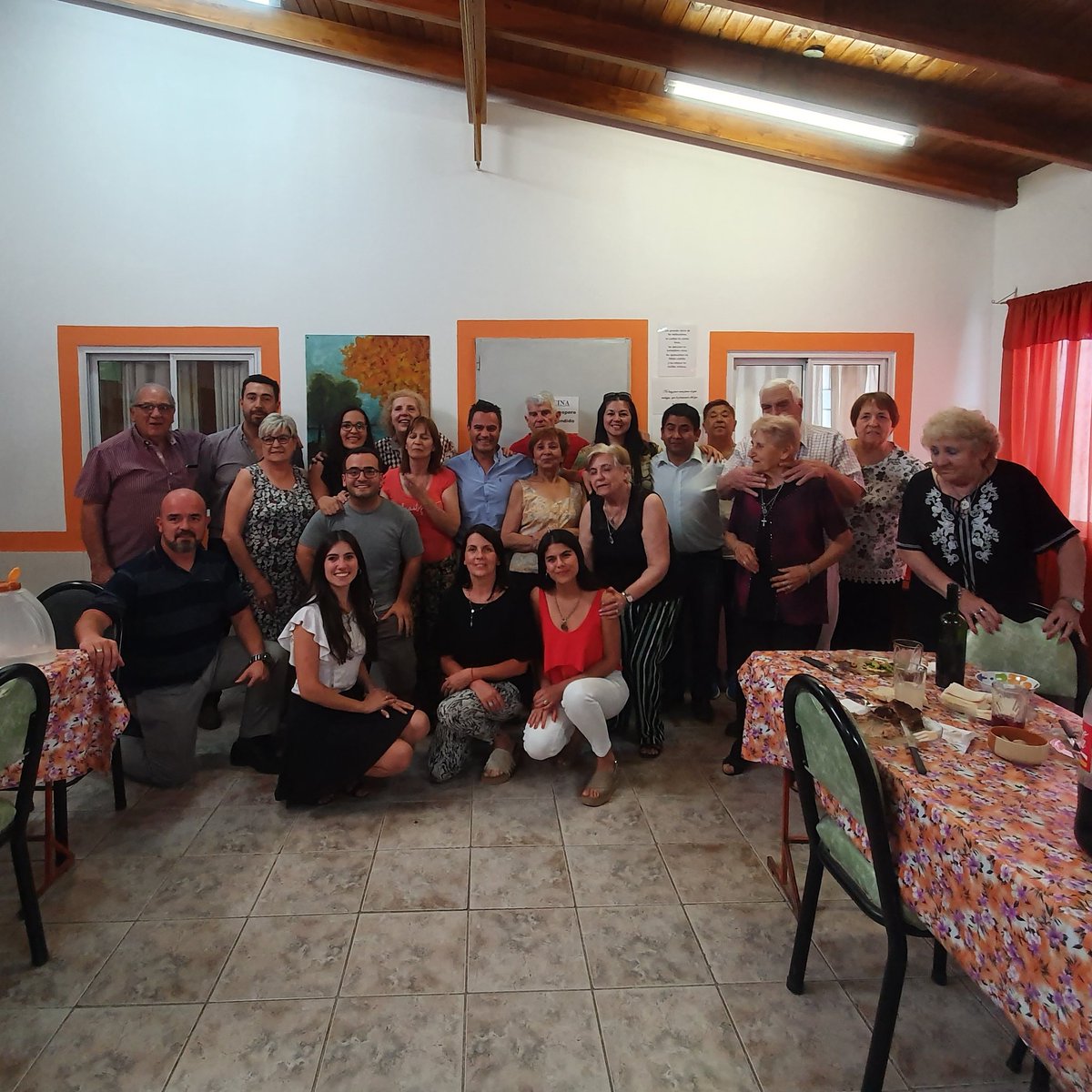 ovargaspro's tweet photo. Despedimos un año lleno de trabajo, compromiso, servicio al otro. Pura emisión y miradas sinceras. Gracias #hemodializados #centrodejubilados #amigos #guaymallen https://t.co/SI8Mu7E9kh